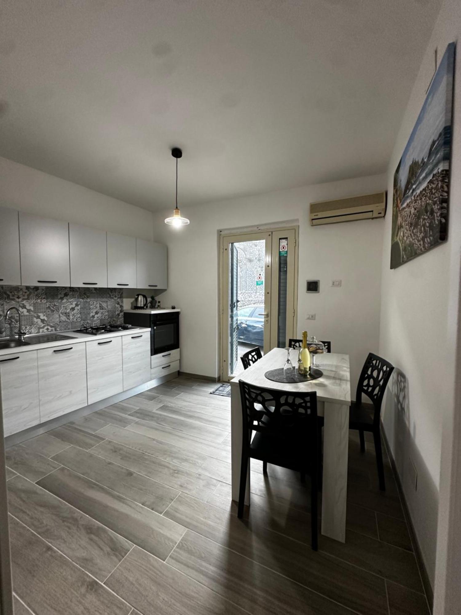 Taormina Beach Apartment Appartamento *